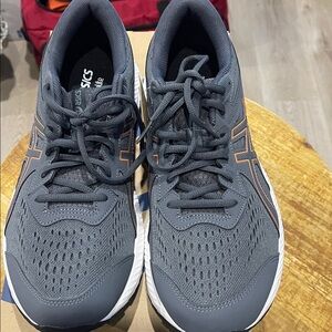 ASICS MEN NEW Charcoal and Tangerine Athletic Sneakers size 11.5